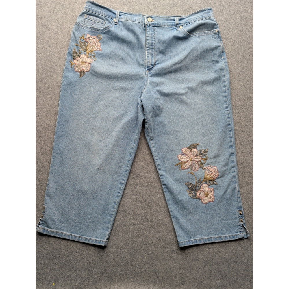 Gloria Vanderbilt Women's Amanda Capri Jeans, Size 18, Blue Floral Embroidery